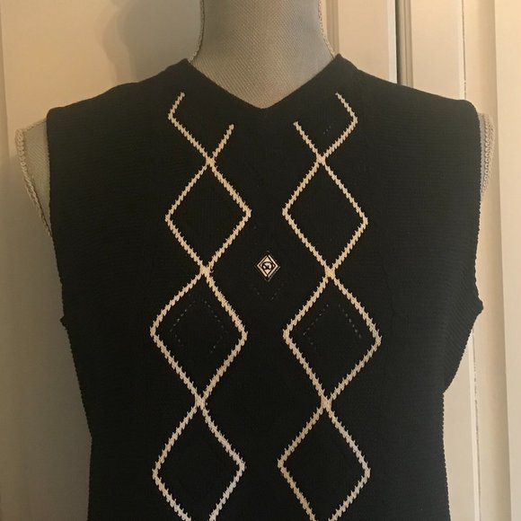 St John Sport Twin Set - Picture 2 of 6